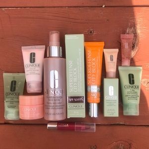 ✨LOT OF BRAND NEW CLINIQUE SKINCARE✨